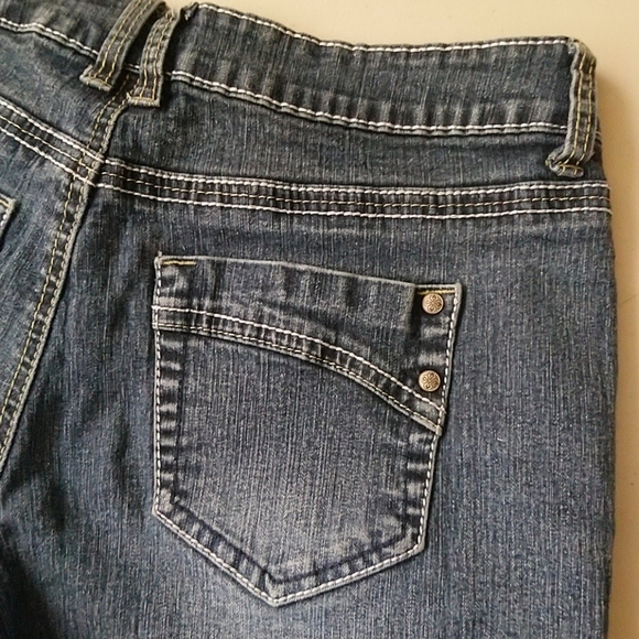 V. S. H. Jean Shorts - Picture 11 of 13